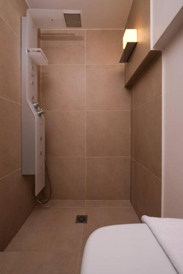 Appartement Urban Luxury Homm Apt. In Deinokratous Str. à Athènes Extérieur photo